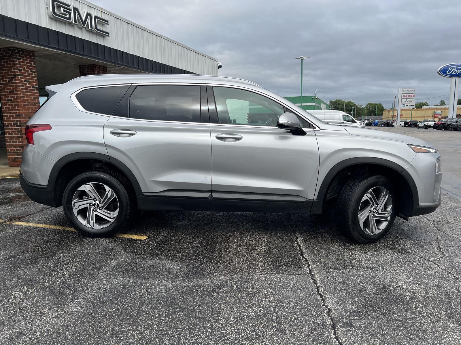 View vehicle photo 3