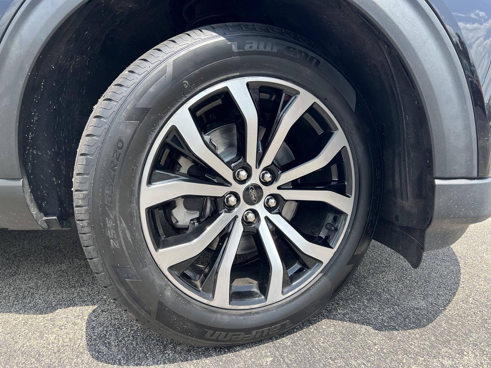 View vehicle photo 2