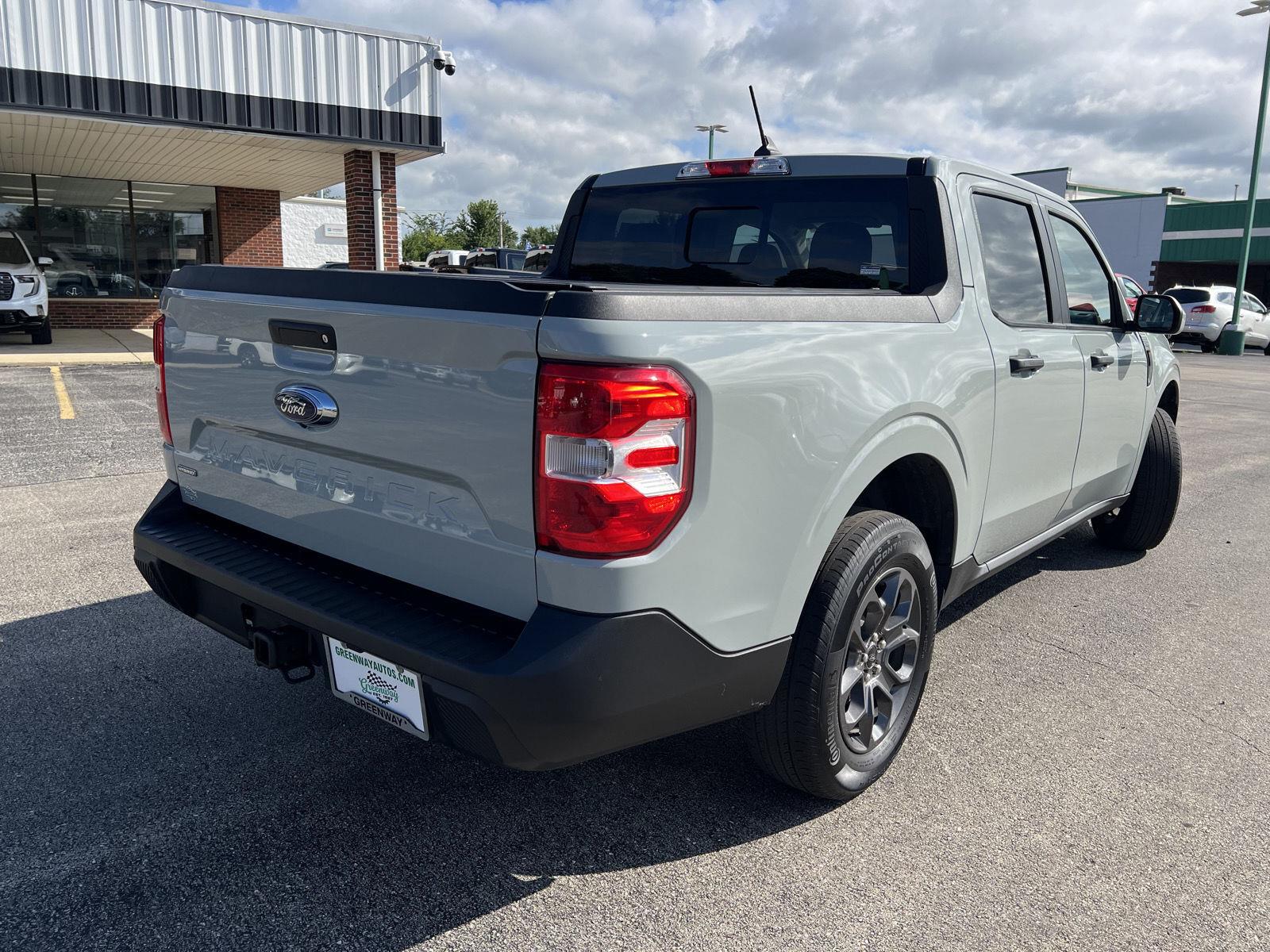 View vehicle photo 5
