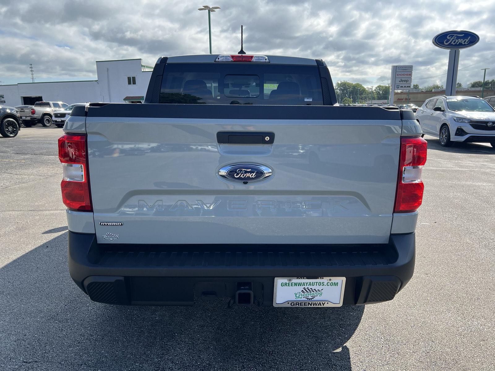 View vehicle photo 6