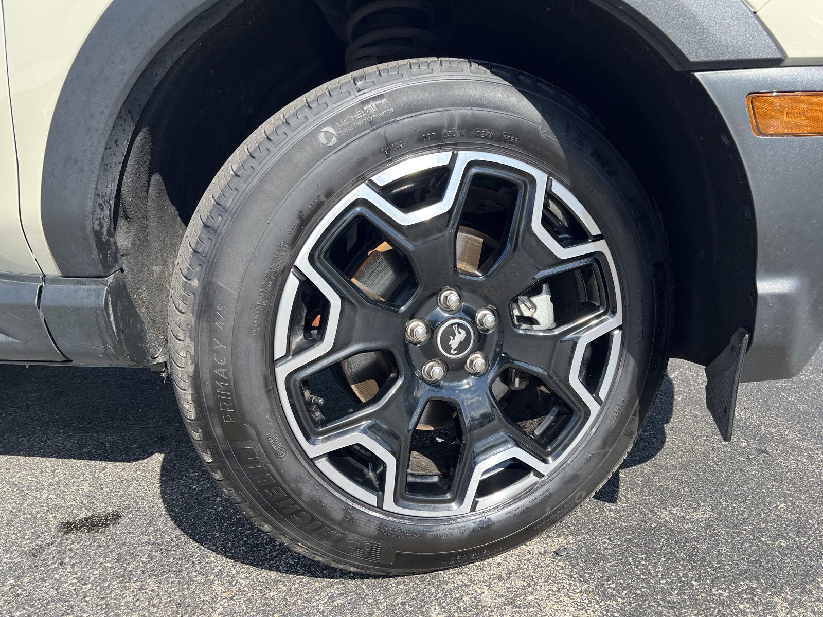 View vehicle photo 2