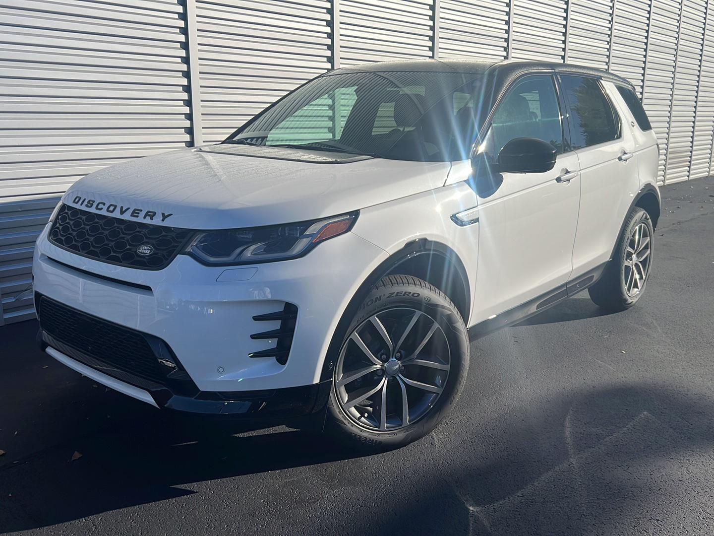 Ostuni Pearl White Premium Metallic 2026 Land Rover Discovery Sport SUV / Crossover All-Wheel Drive Automatic