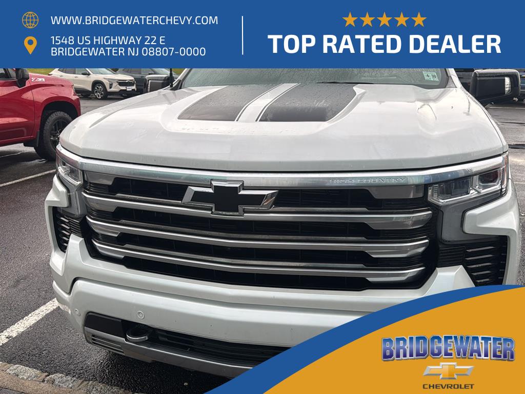 White (Iridescent Pearl Tricoat) 2025 Chevrolet Silverado 1500 Pickup Truck Four-Wheel Drive Automatic
