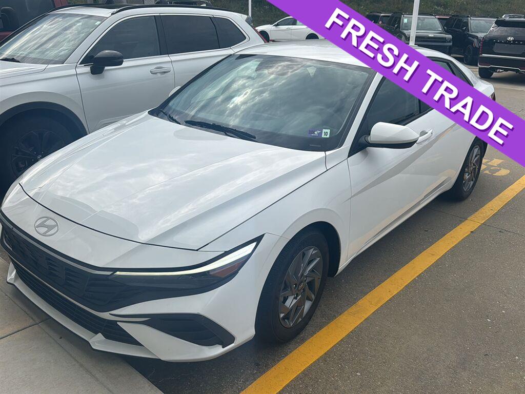 2024 Hyundai Elantra SEL FWD
