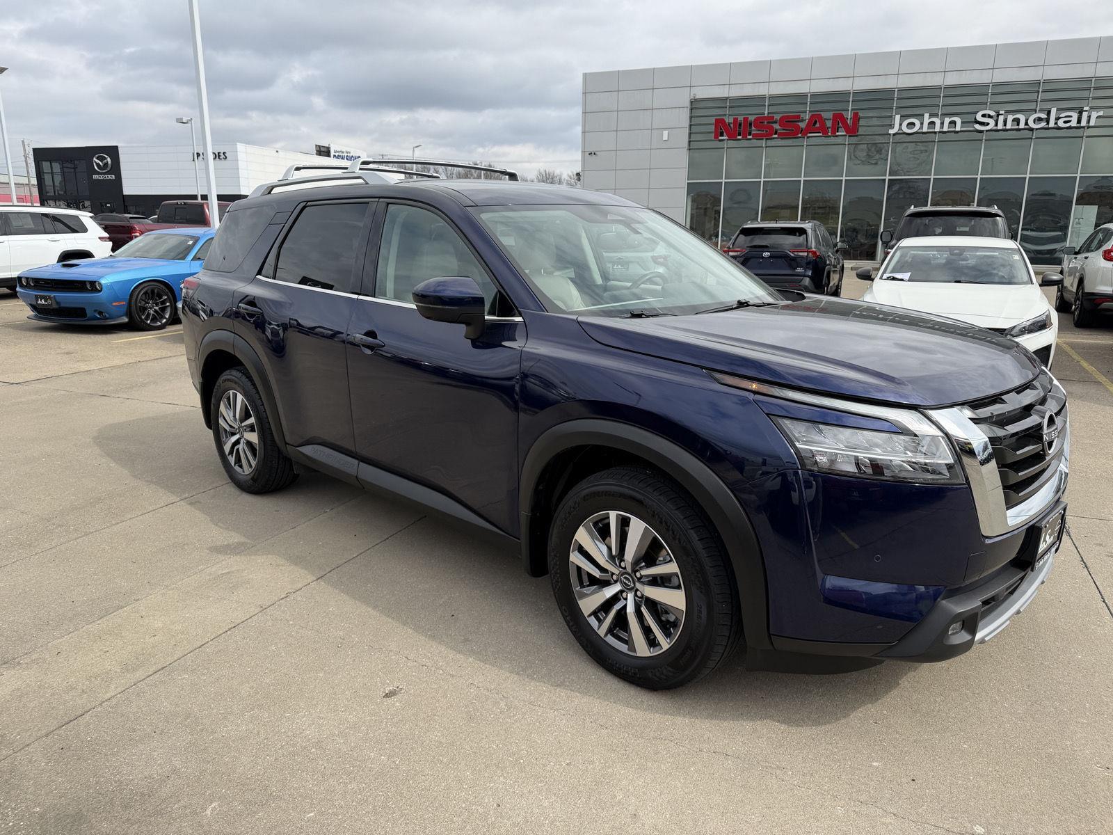 2022 Nissan Pathfinder SL 4WD