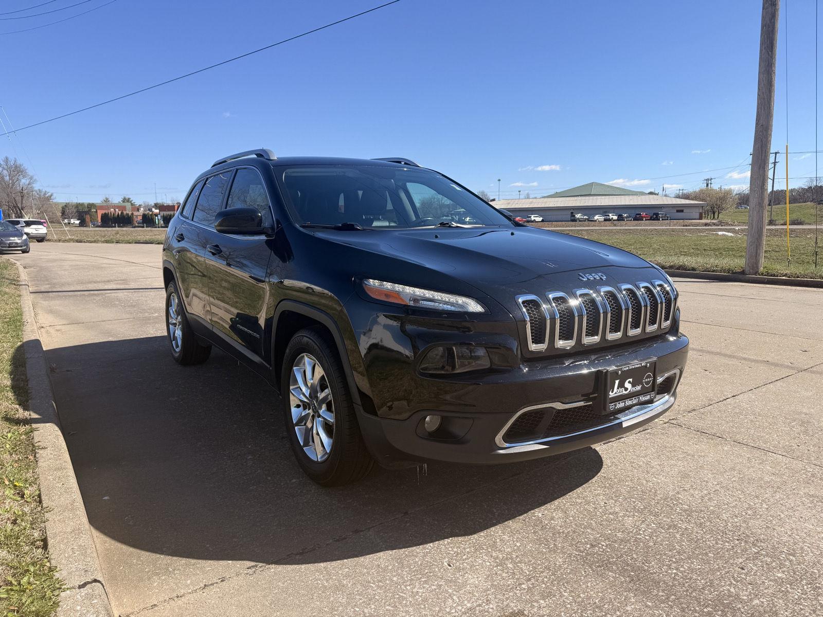 Diamond Black Crystal Pearlcoat 2017 Jeep Cherokee Limited 4WD SUV / Crossover Four-Wheel Drive 9-Speed Automatic