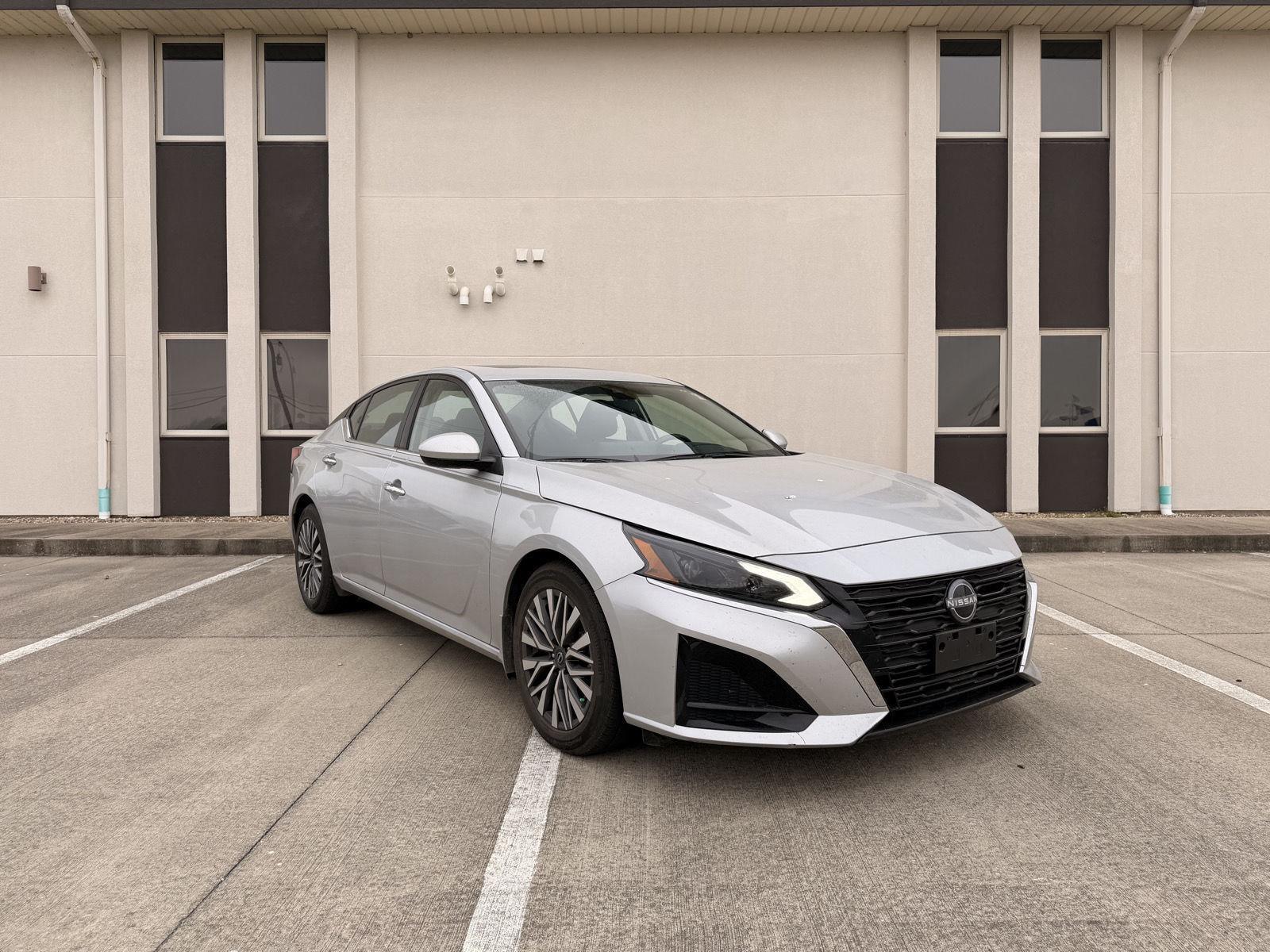 2023 Nissan Altima 2.5 SV FWD