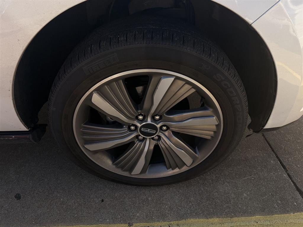 View vehicle photo 5