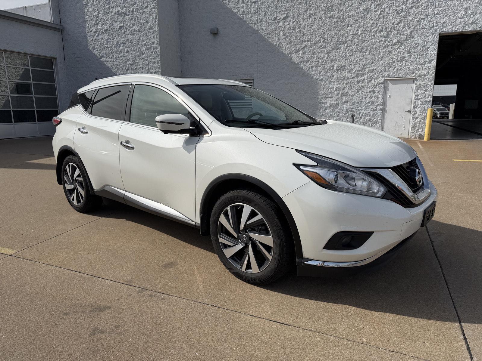 Pearl White 2018 Nissan Murano Platinum AWD SUV / Crossover All-Wheel Drive Continuously Variable Transmission