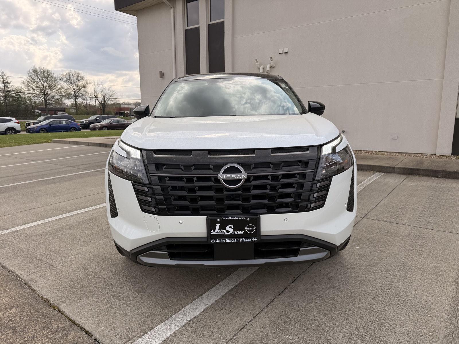 View vehicle photo 2