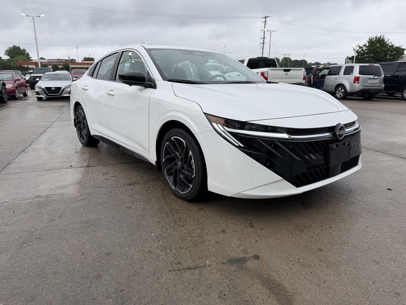 Aspen White Tricoat 2026 Nissan Sentra SR FWD Sedan Front-Wheel Drive Continuously Variable Transmission