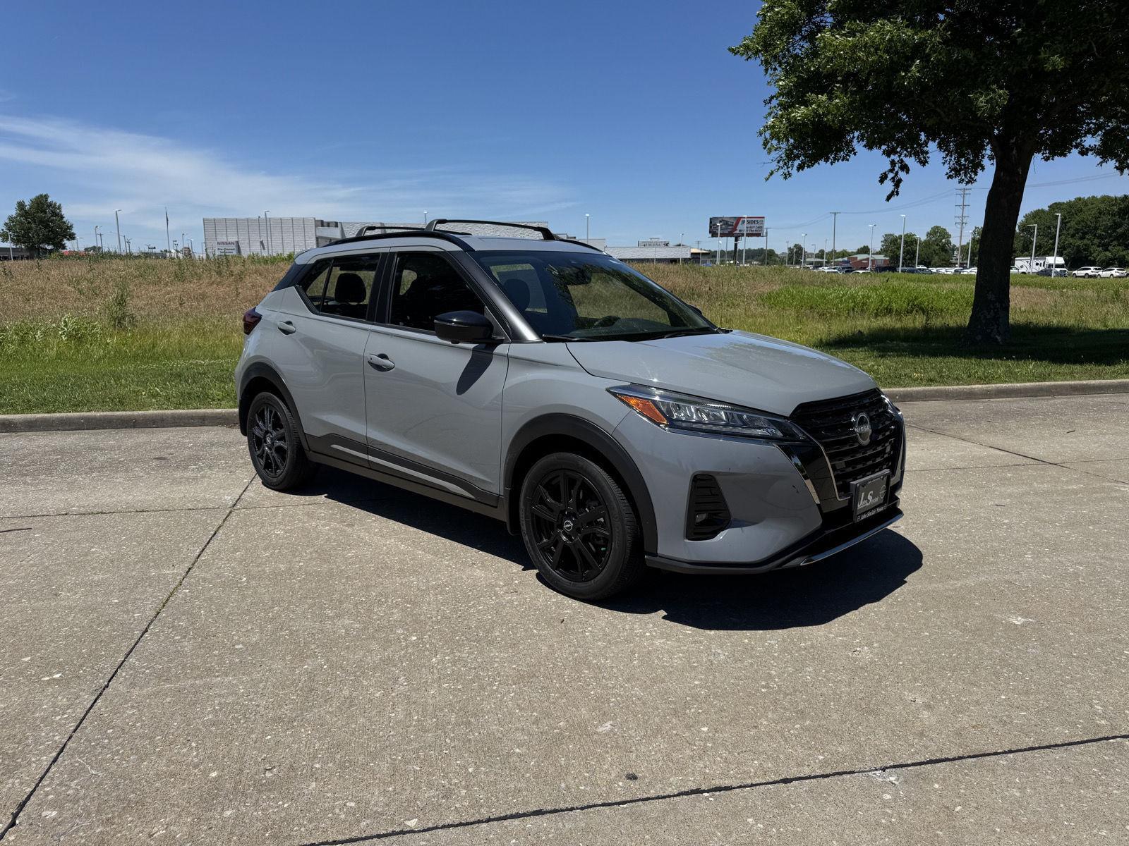 Boulder Gray Pearl 2024 Nissan Kicks SR FWD SUV / Crossover Front-Wheel Drive Continuously Variable Transmission