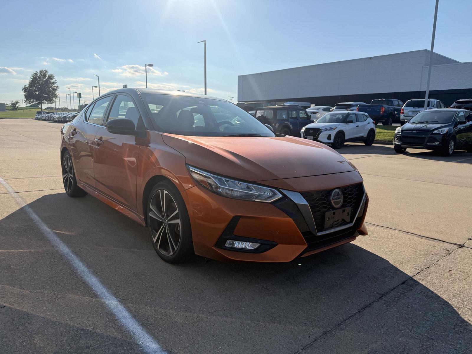 Monarch Orange/Super Black 2021 Nissan Sentra Sedan Front-Wheel Drive Continuously Variable Transmission