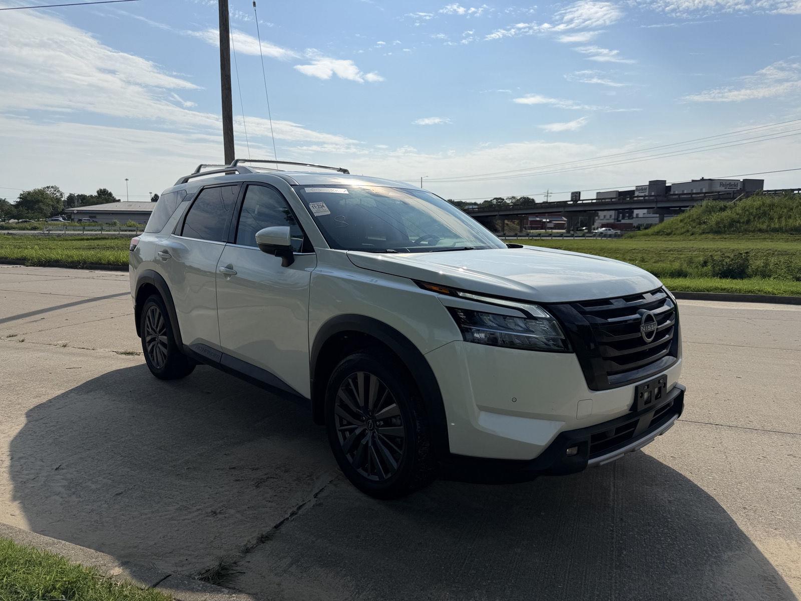Pearl White Tricoat 2024 Nissan Pathfinder SUV / Crossover All-Wheel Drive Automatic