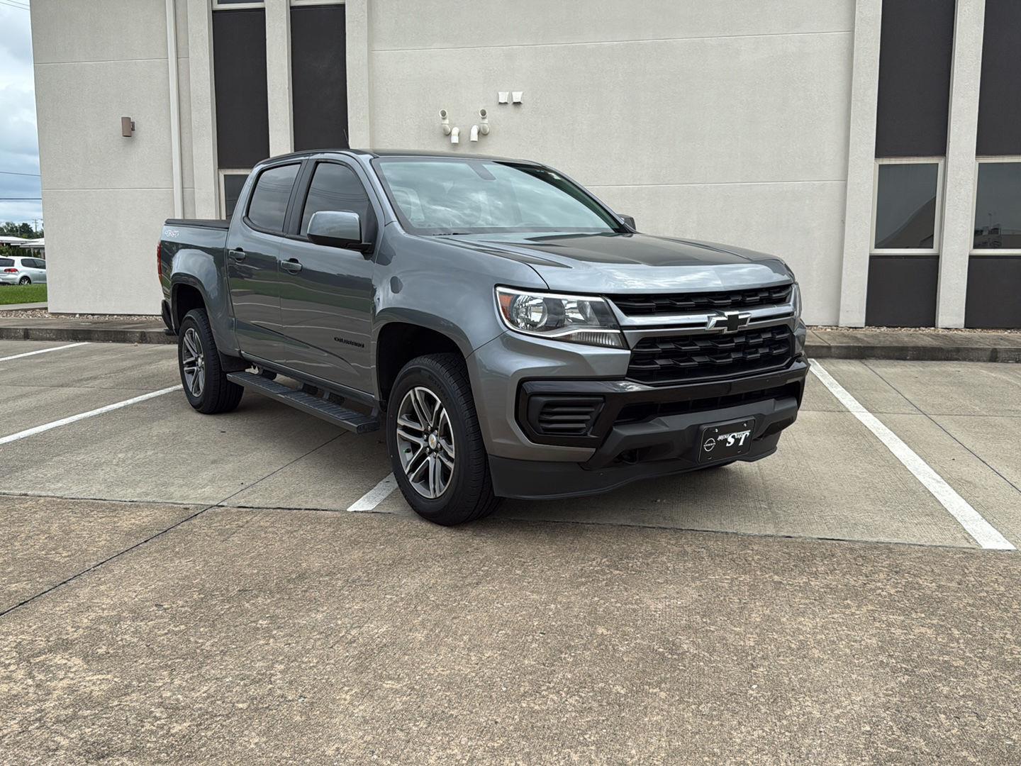 Gray (Satin Steel Metallic) 2021 Chevrolet Colorado Pickup Truck Four-Wheel Drive 8-Speed Automatic
