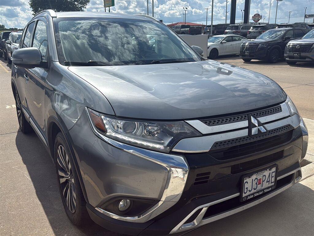 Alloy Silver Metallic 2020 Mitsubishi Outlander SUV / Crossover Front-Wheel Drive Continuously Variable Transmission