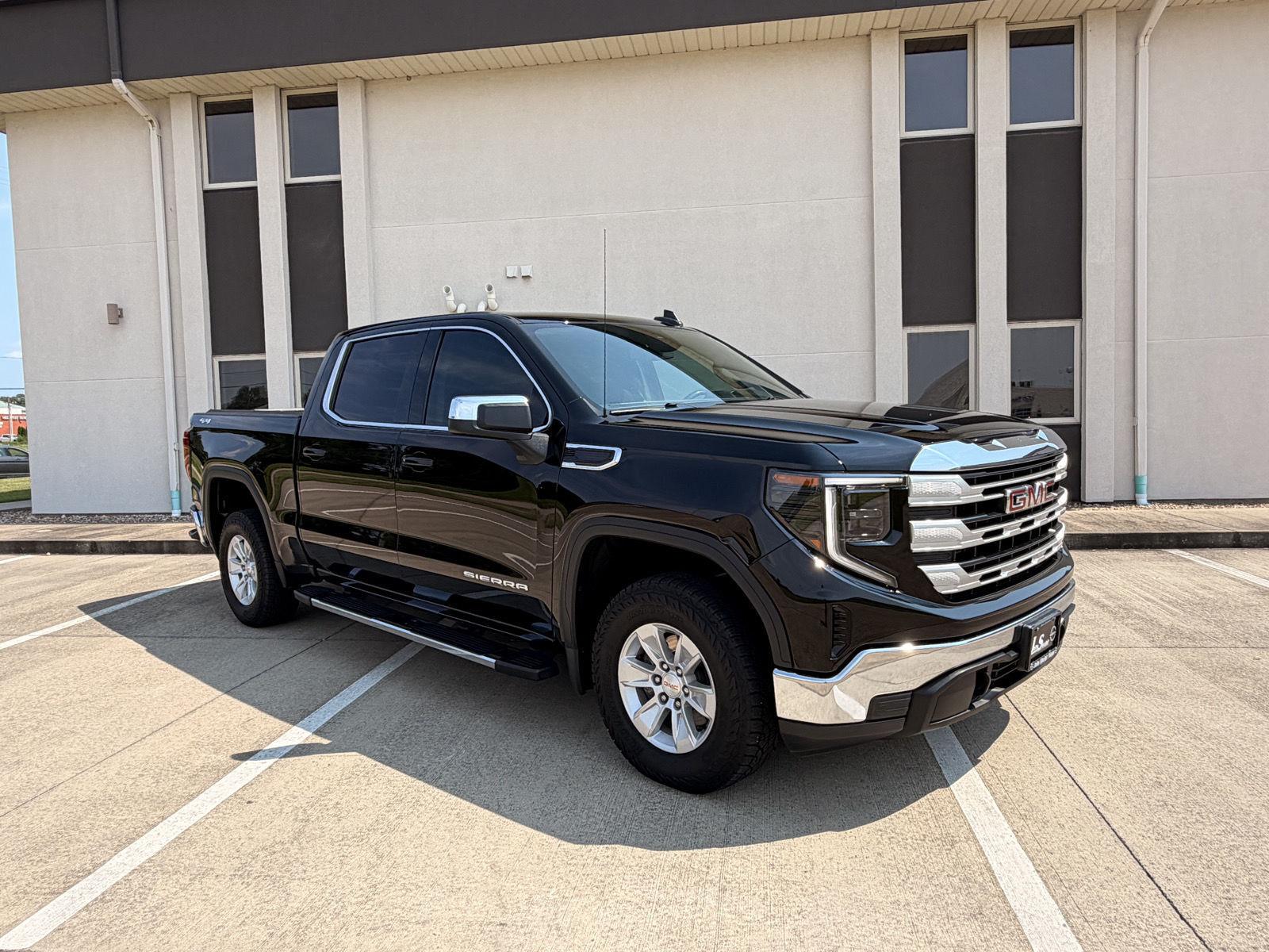 Onyx Black 2024 GMC Sierra 1500 Pickup Truck Four-Wheel Drive 8-Speed Automatic