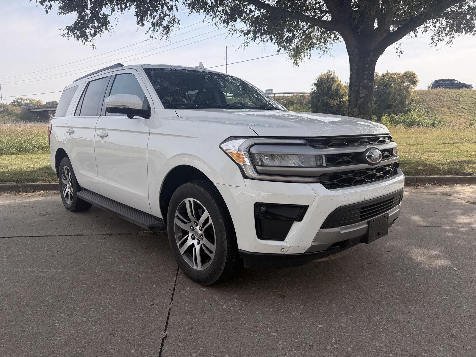 Star White Metallic Tri-Coat 2024 Ford Expedition SUV / Crossover Four-Wheel Drive Automatic