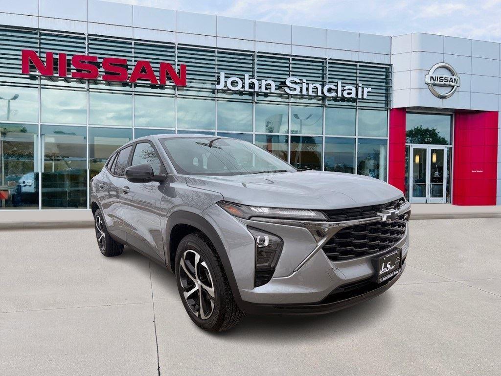 2024 Chevrolet Trax RS with 1RS FWD