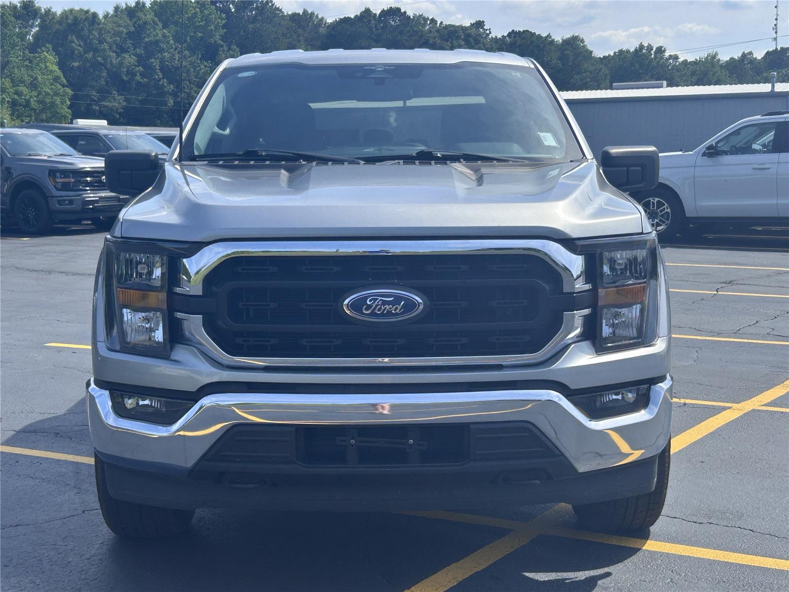 View vehicle photo 6