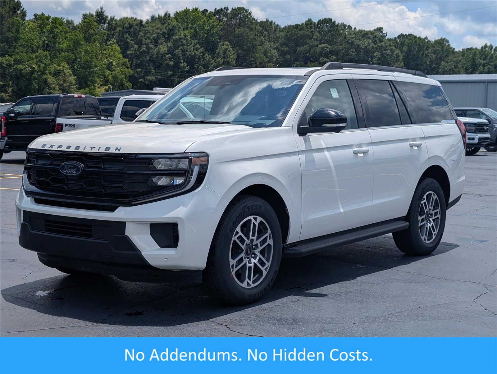 Star White Metallic Tri-Coat 2026 Ford Expedition Active RWD SUV / Crossover 4X2 Automatic