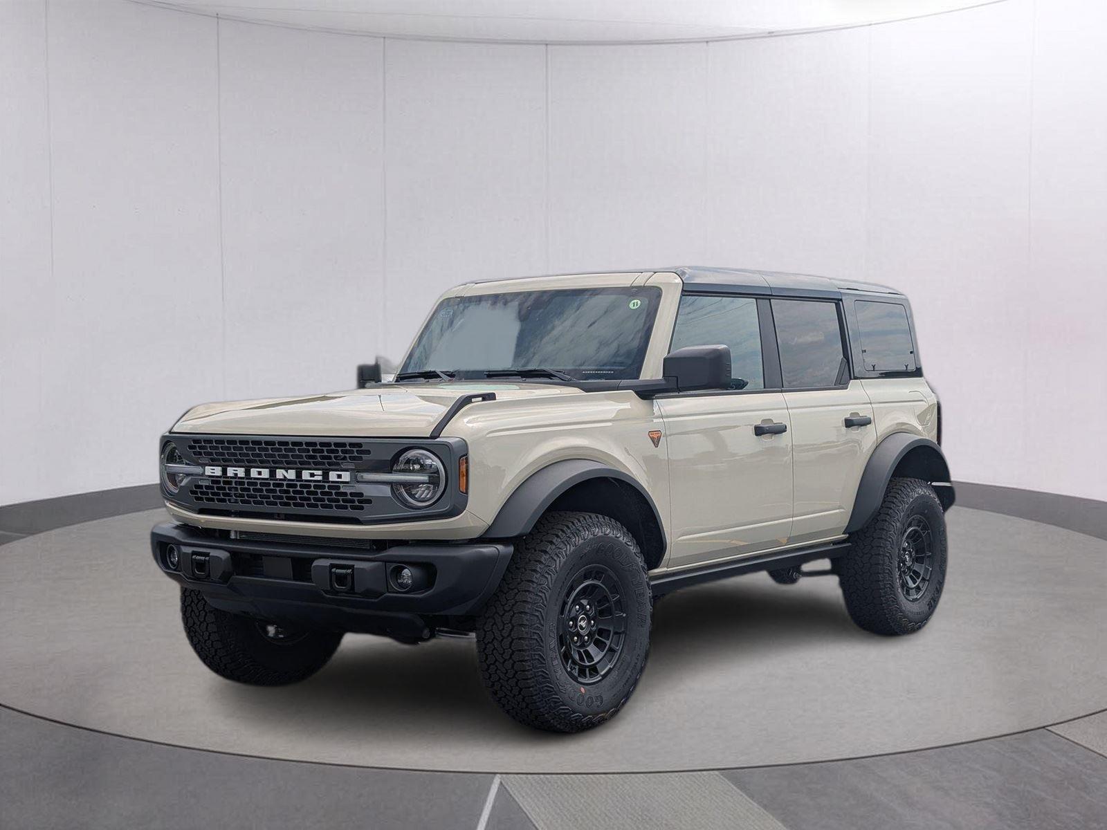 Desert Sand 2026 Ford Bronco SUV / Crossover Four-Wheel Drive Automatic