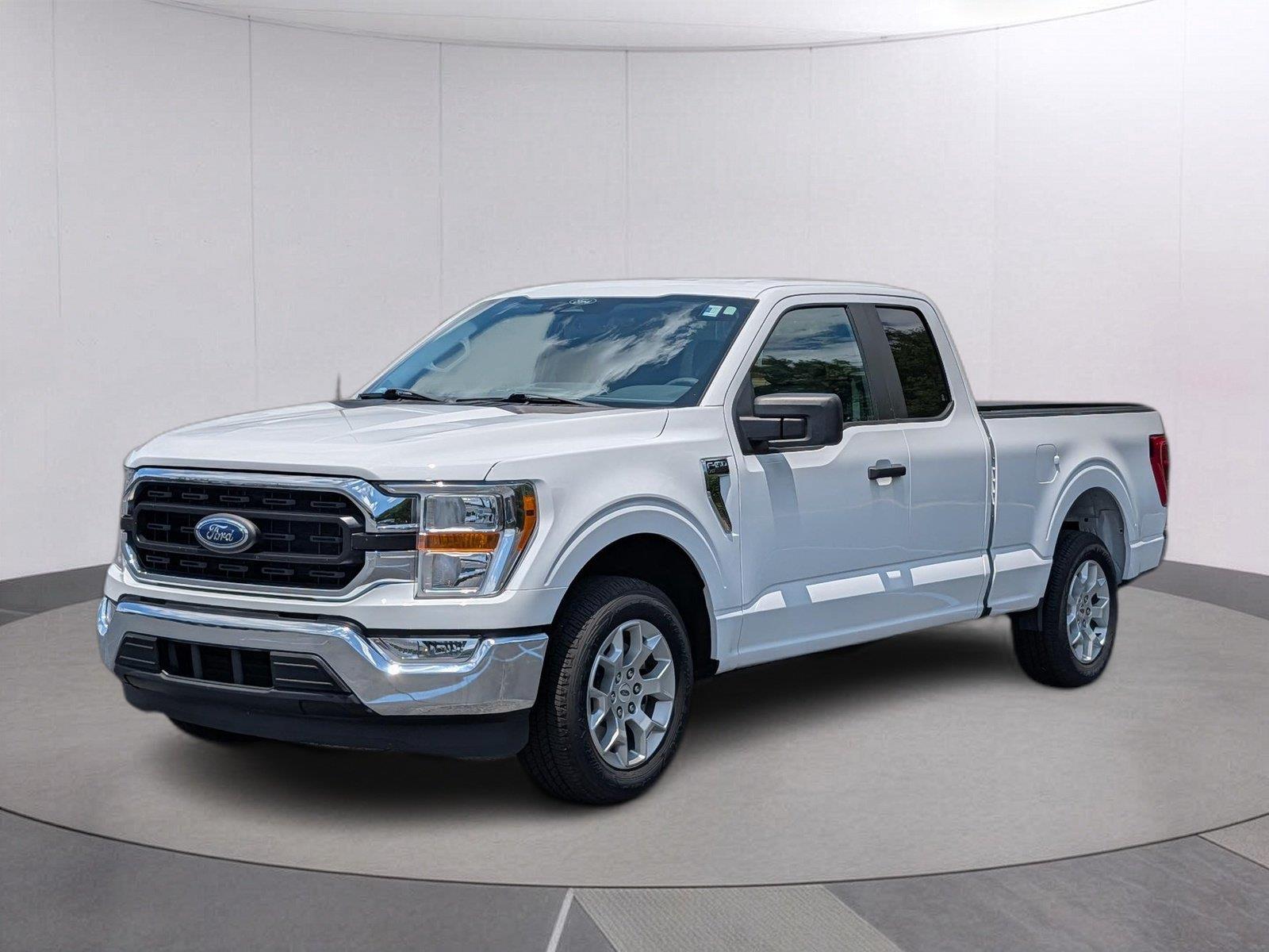 Oxford White 2022 Ford F-150 Pickup Truck 4X2 Automatic