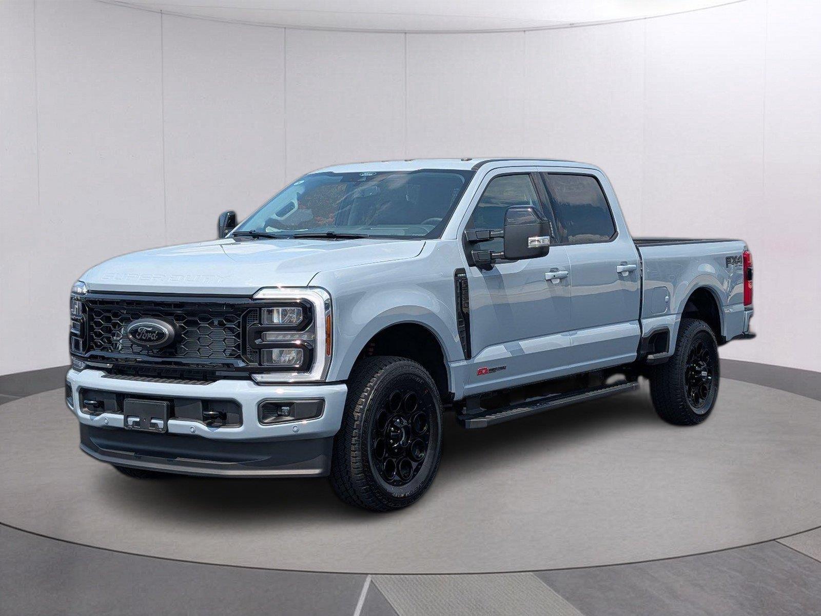 Glacier Gray Metallic Tri-Coat 2026 Ford F-250 Super Duty Pickup Truck Four-Wheel Drive Automatic