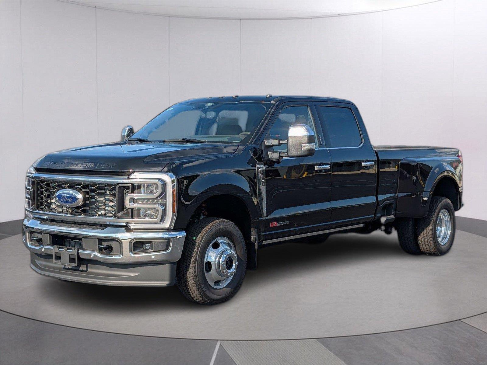 Agate Black 2026 Ford F-350 Super Duty Pickup Truck Four-Wheel Drive Automatic