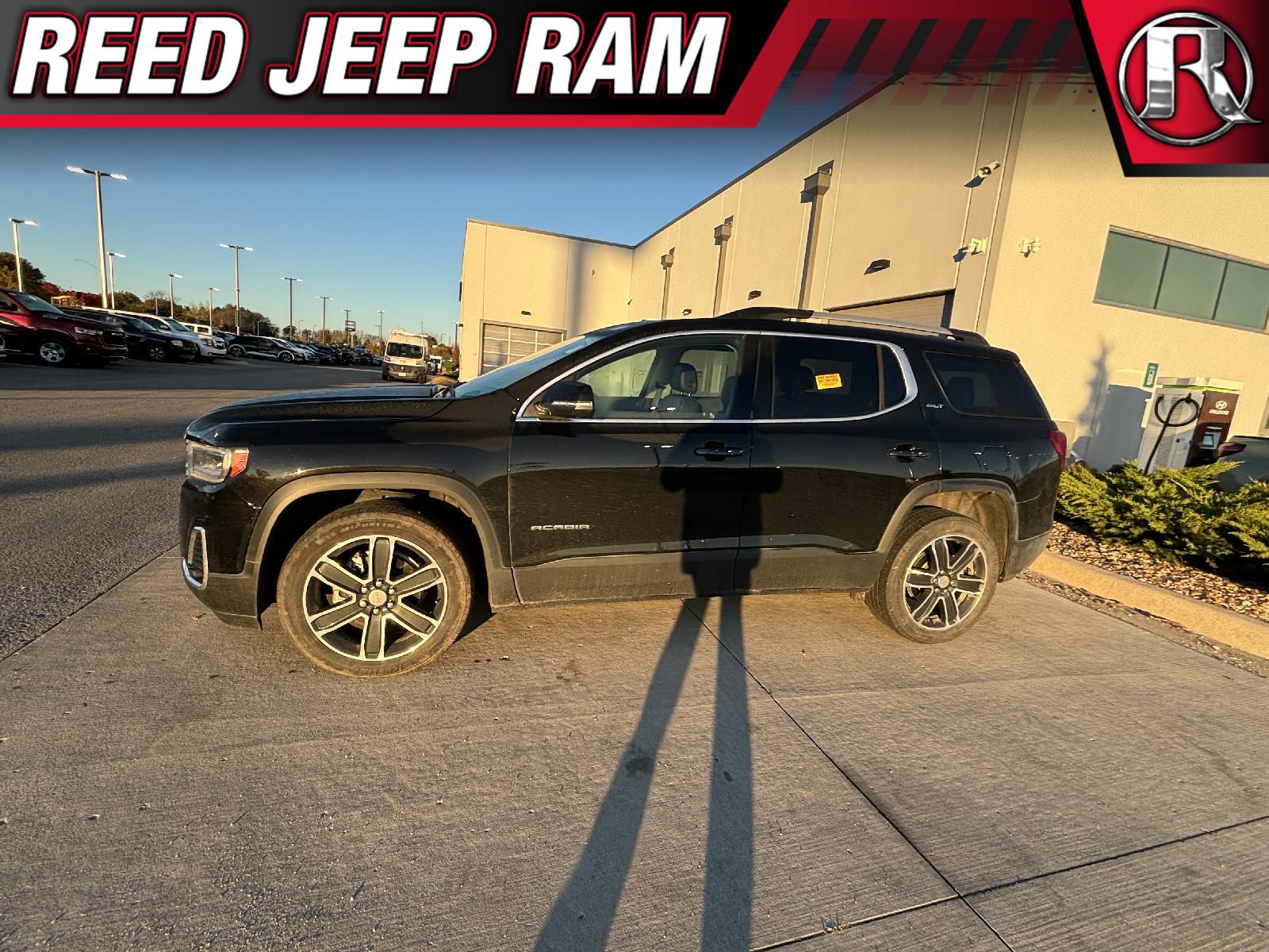 2023 GMC Acadia SLT 2