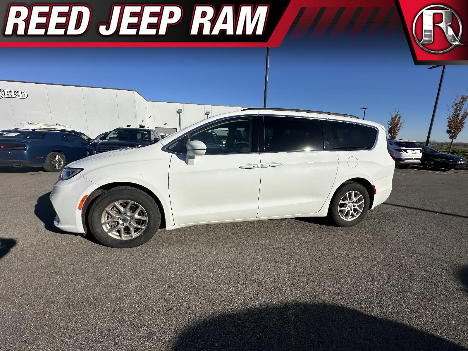 2022 Chrysler Pacifica Touring L 2