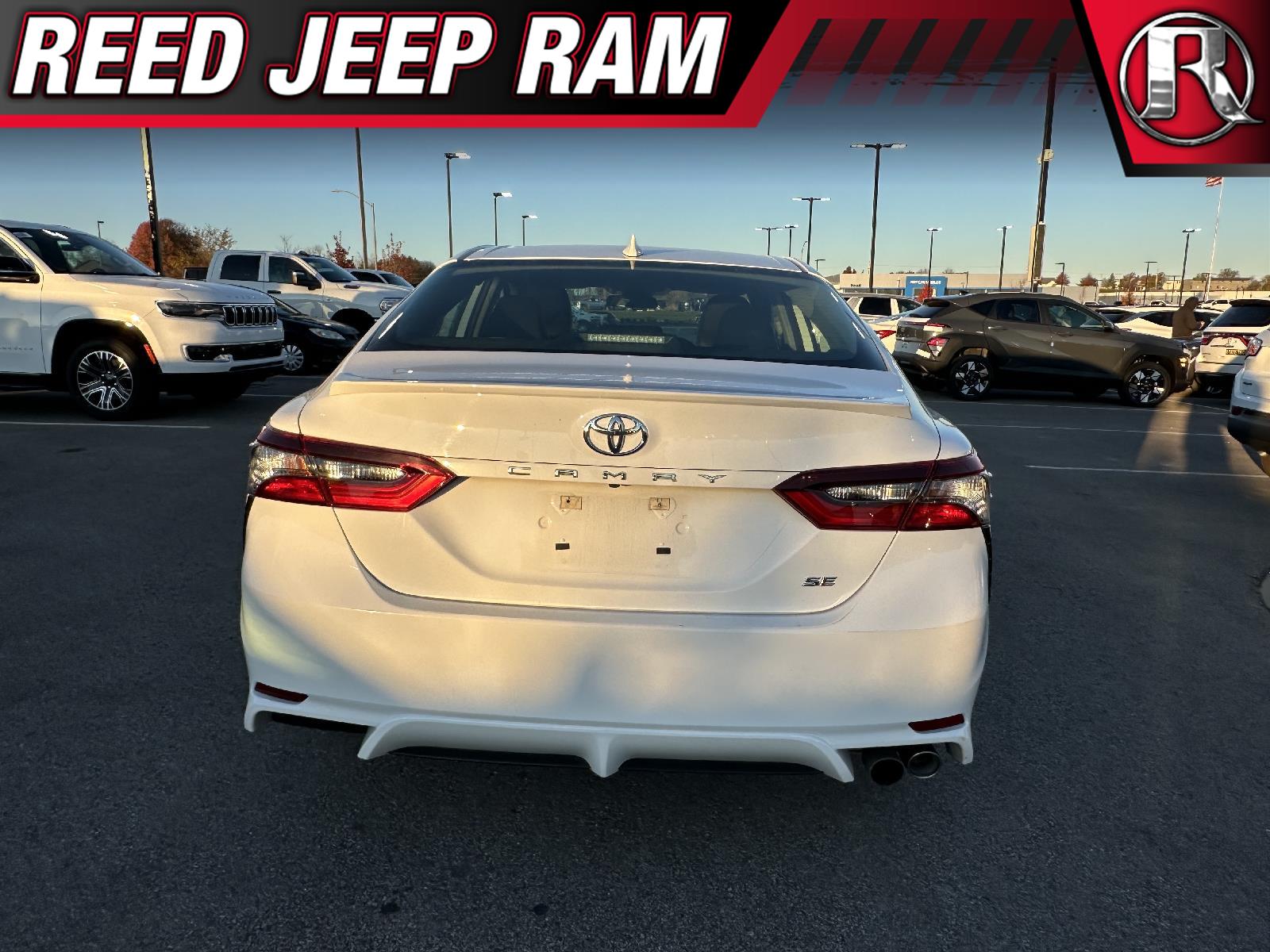 2023 Toyota Camry SE 3