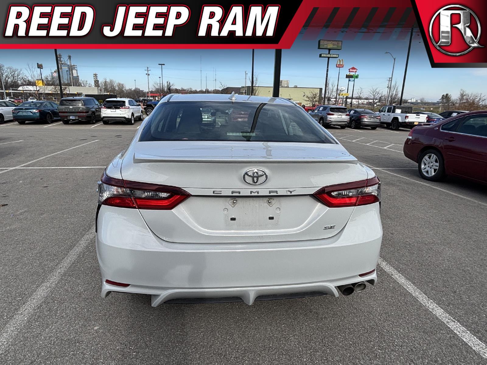 2022 Toyota Camry SE 3