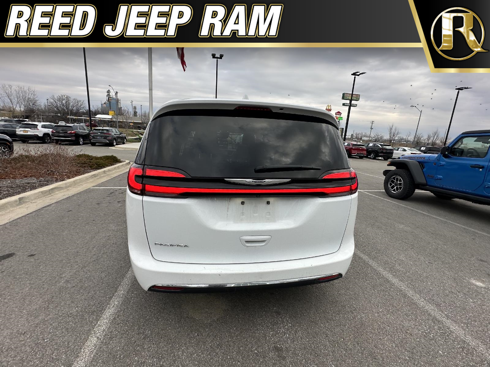 2022 Chrysler Pacifica Touring L 3