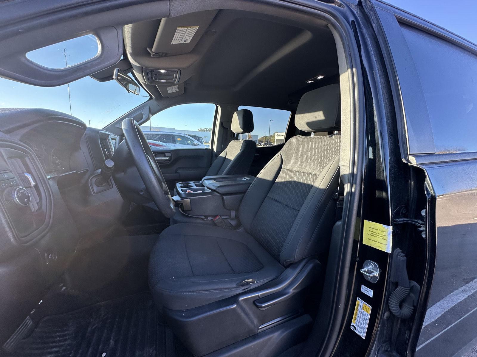 2021 Chevrolet Silverado 1500 Custom photo 3