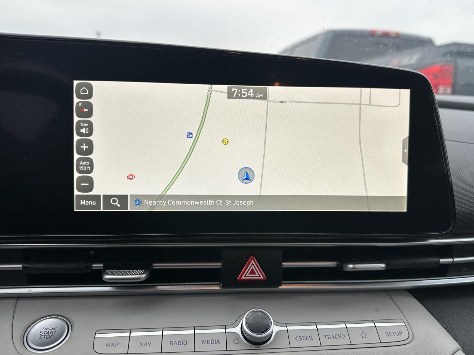 2025 Hyundai Elantra Limited photo 4