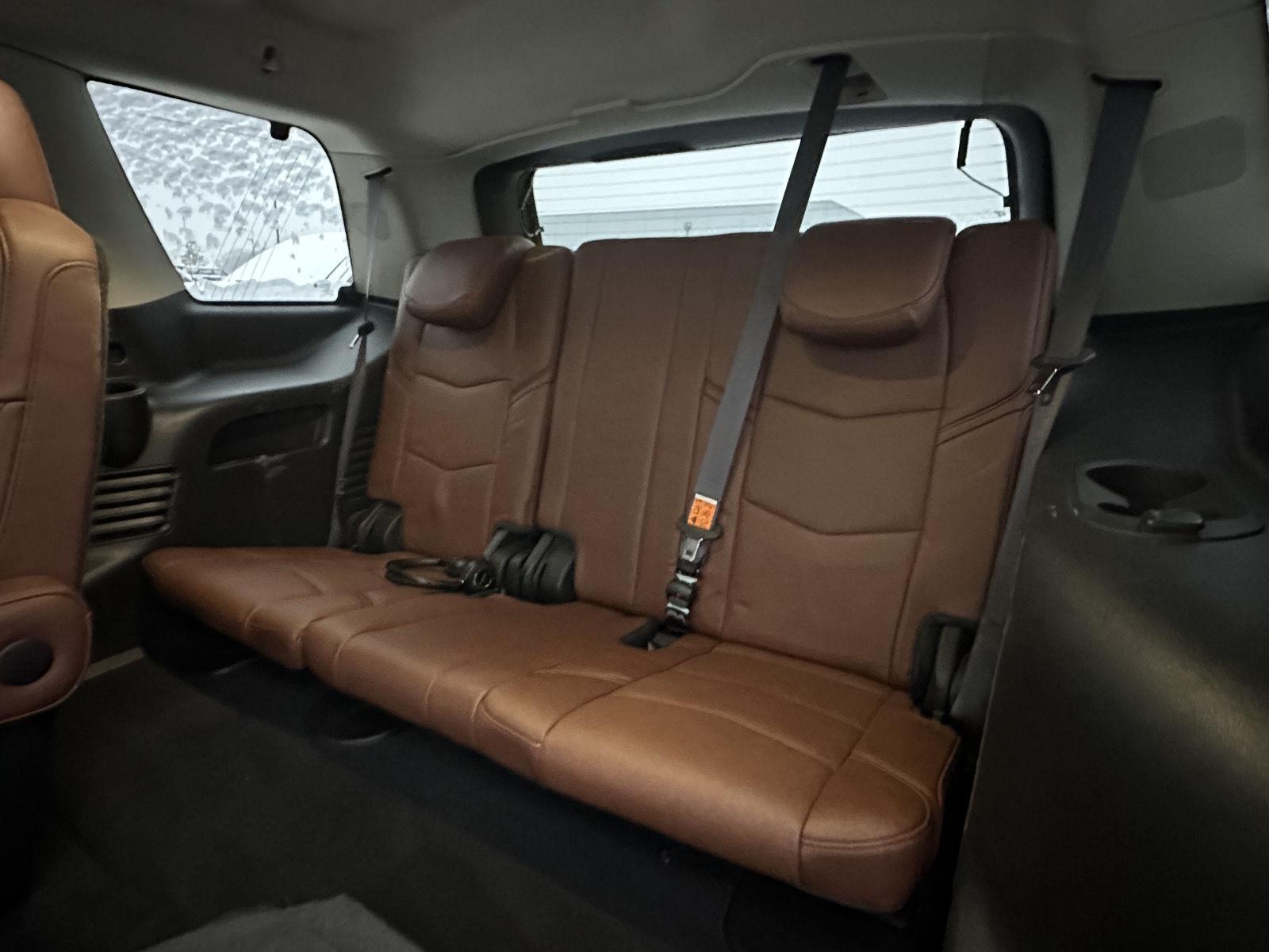 2016 Cadillac Escalade Luxury photo 4