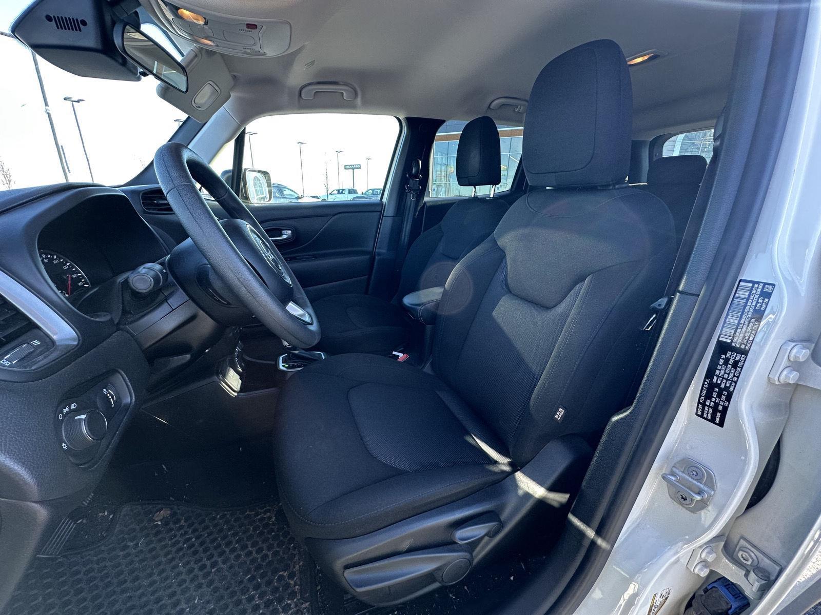 2023 Jeep Renegade Latitude Upland photo 3