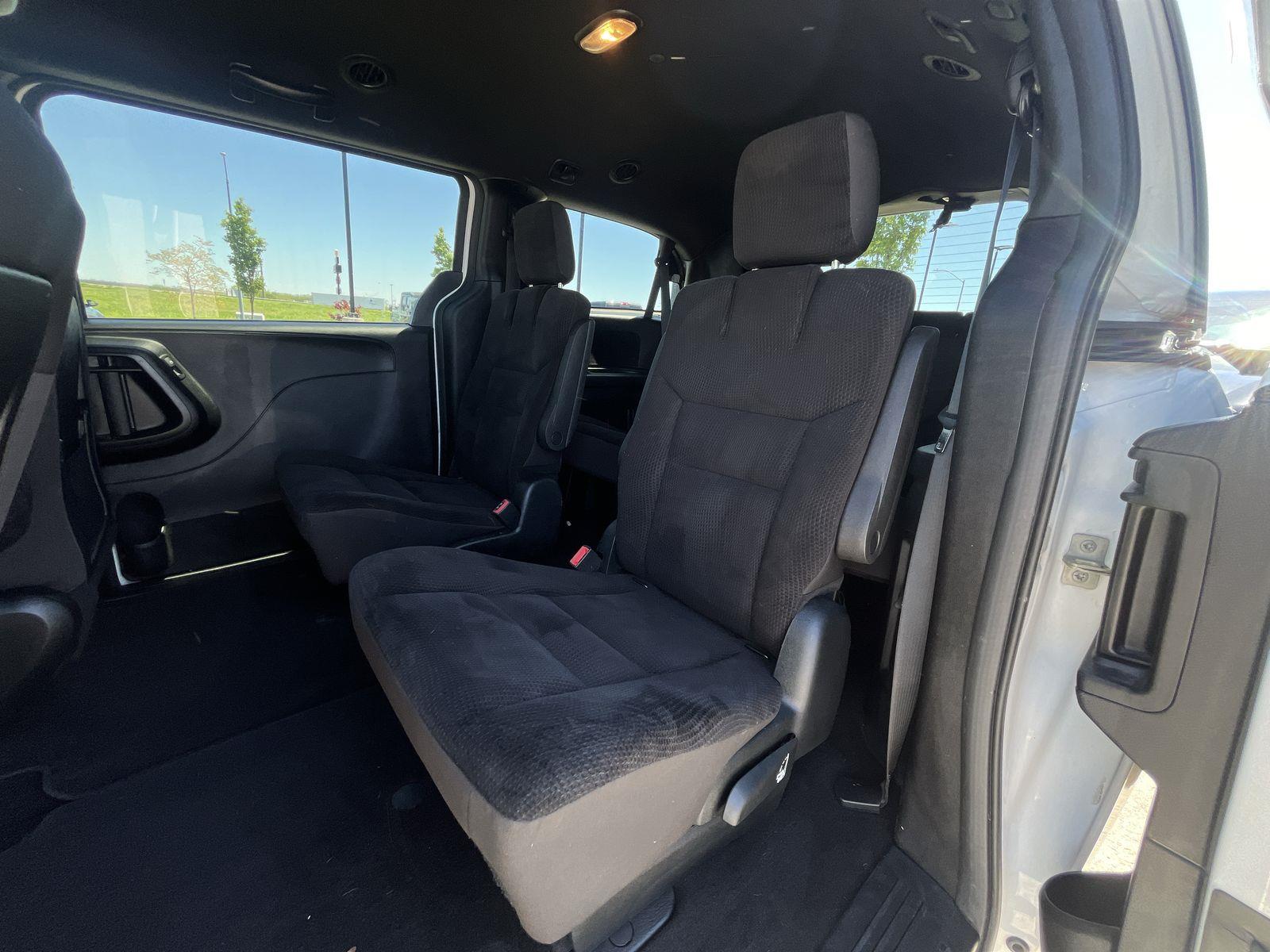 2018 Dodge Grand Caravan SE Plus 13