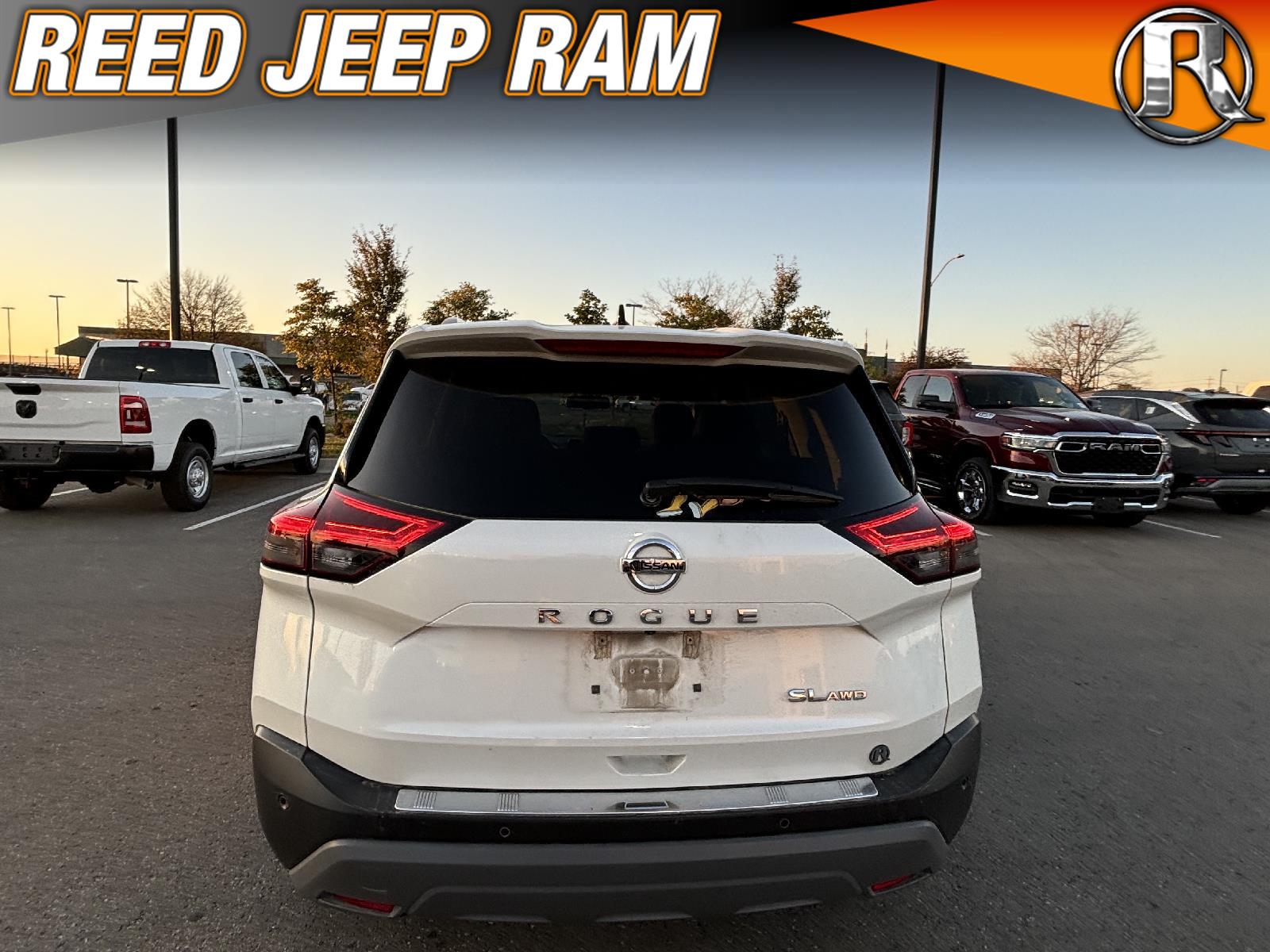 2021 Nissan Rogue SL 3