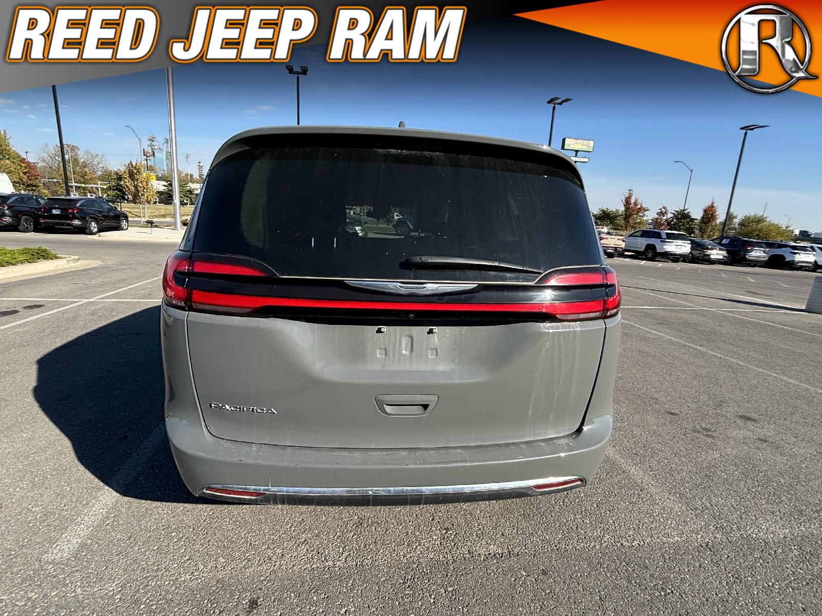 2022 Chrysler Pacifica Touring L 3