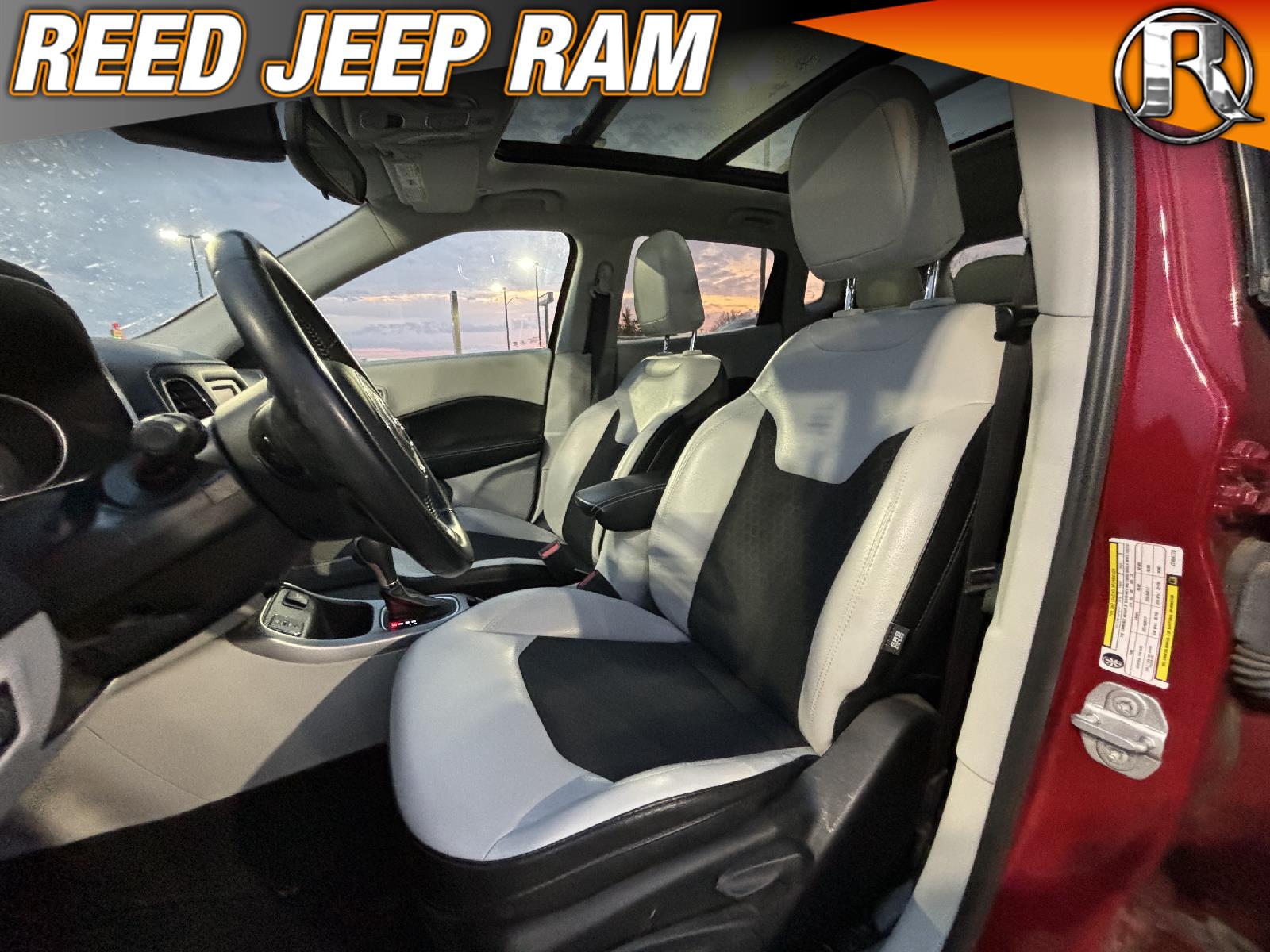 2018 Jeep Compass Latitude w/Sun/Wheel Pkg 9