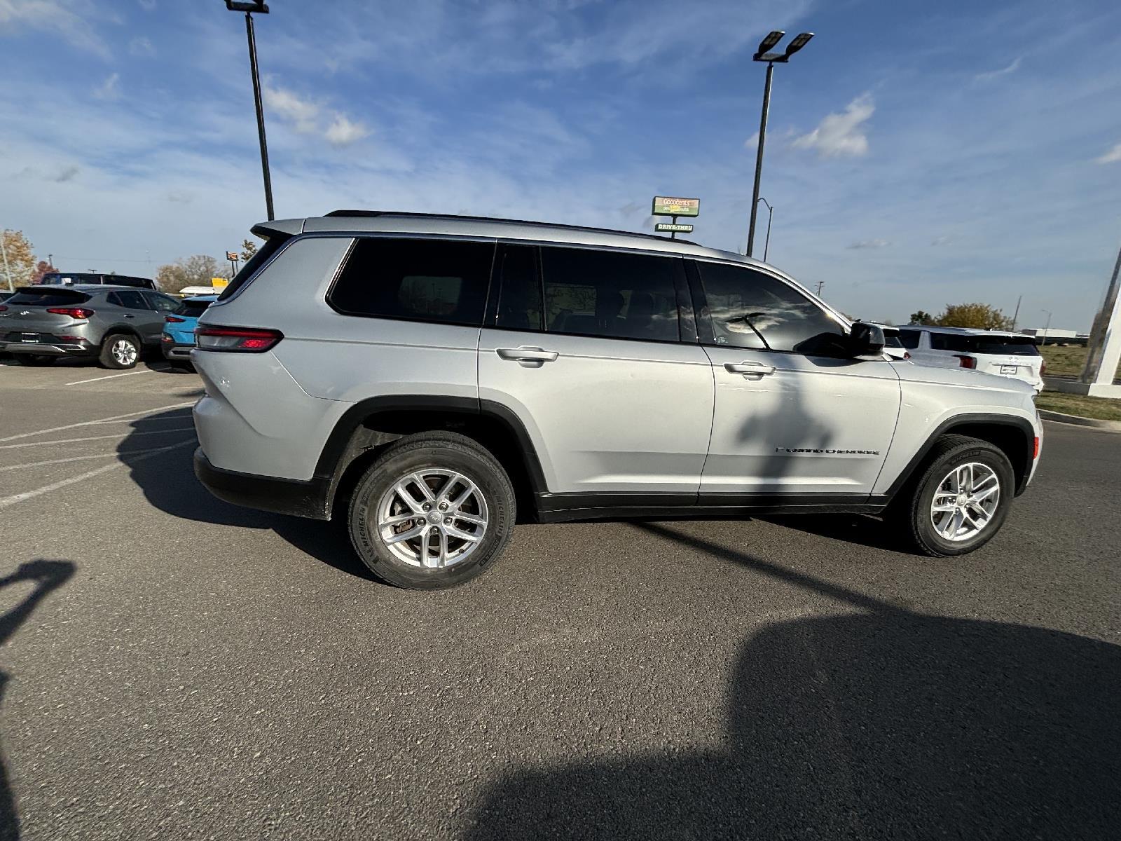 2022 Jeep Grand Cherokee L Laredo 4