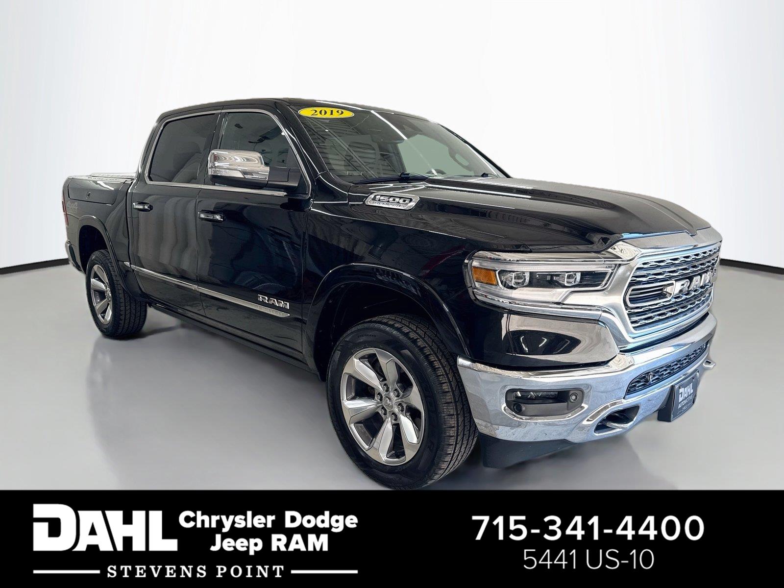 Diamond Black Crystal Pearlcoat 2019 RAM 1500 Pickup Truck Four-Wheel Drive 8-Speed Automatic