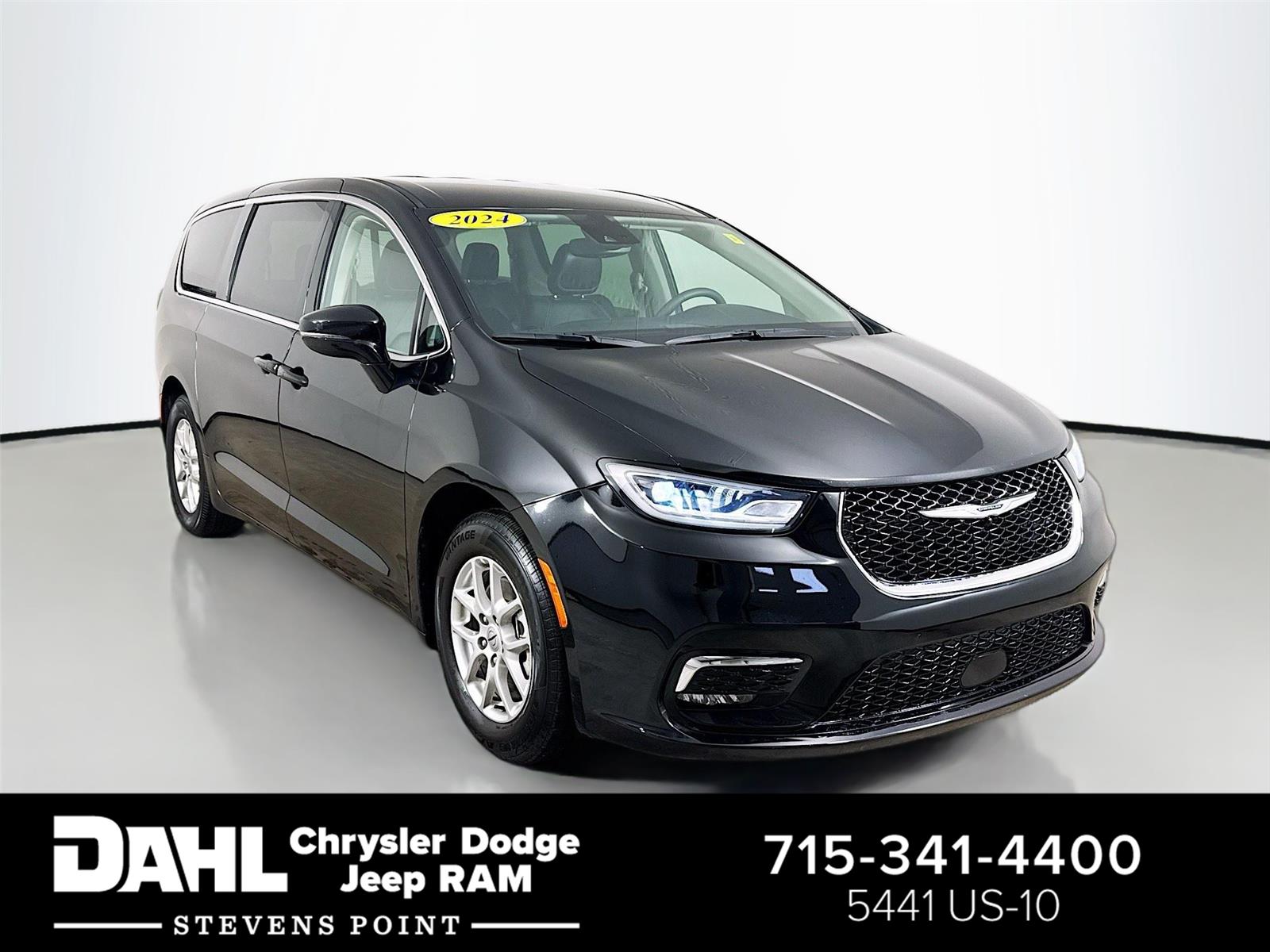Diamond Black Crystal Pearlcoat 2024 Chrysler Pacifica Touring L FWD Minivan Front-Wheel Drive 9-Speed Automatic