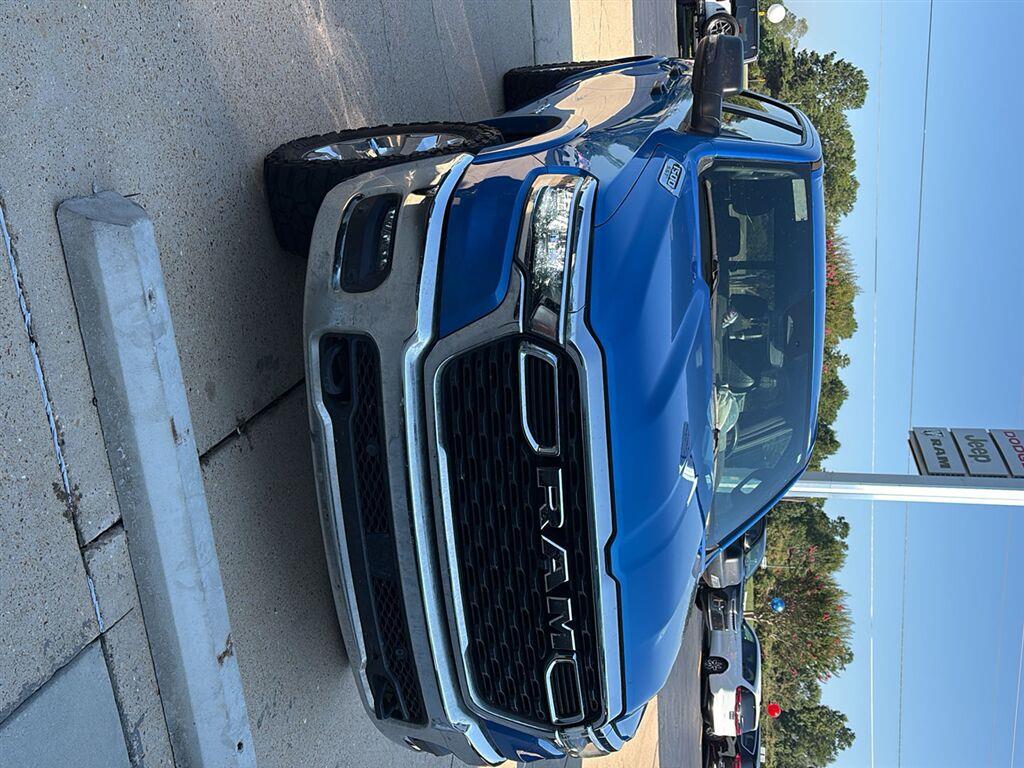Diamond Black Crystal Pearlcoat 2025 RAM 1500 Pickup Truck Four-Wheel Drive 8-Speed Automatic