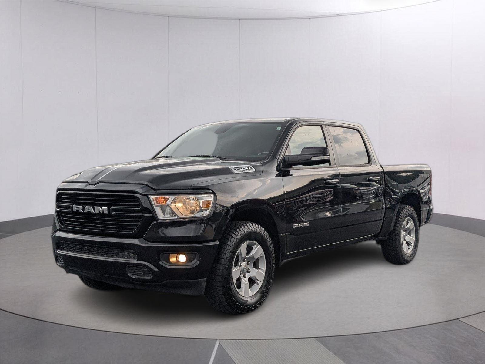 Diamond Black Crystal Pearlcoat 2020 RAM 1500 Pickup Truck Four-Wheel Drive 8-Speed Automatic
