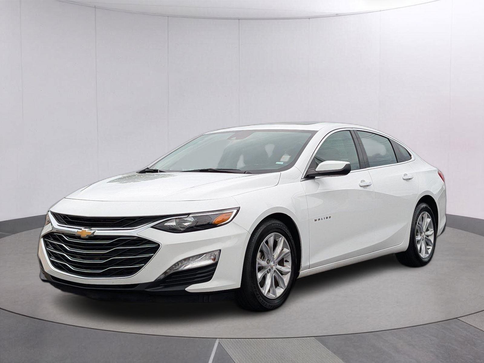 Summit White 2024 Chevrolet Malibu Sedan Front-Wheel Drive Continuously Variable Transmission