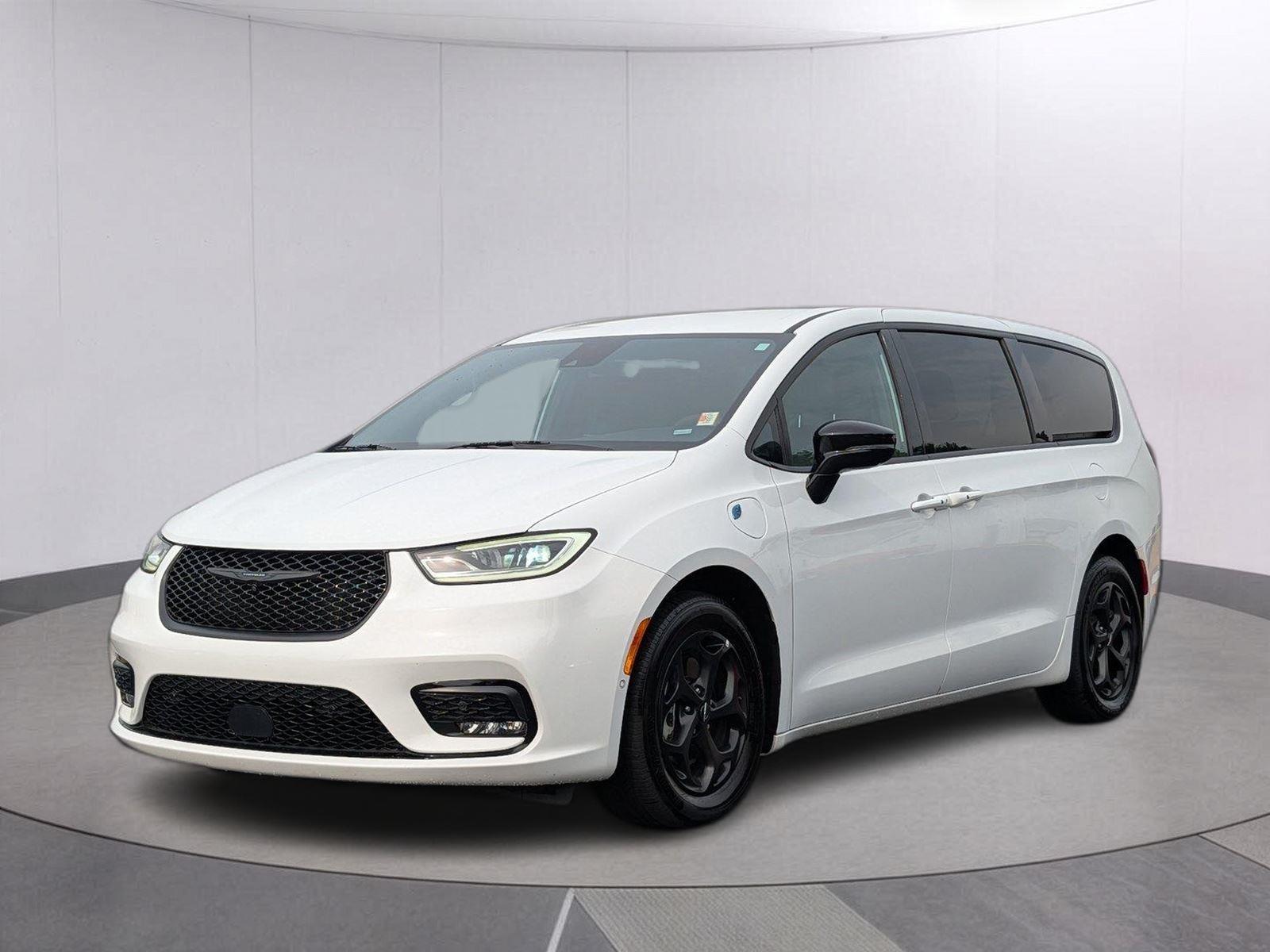 Bright White Clearcoat 2024 Chrysler Pacifica Hybrid Minivan Front-Wheel Drive Automatic