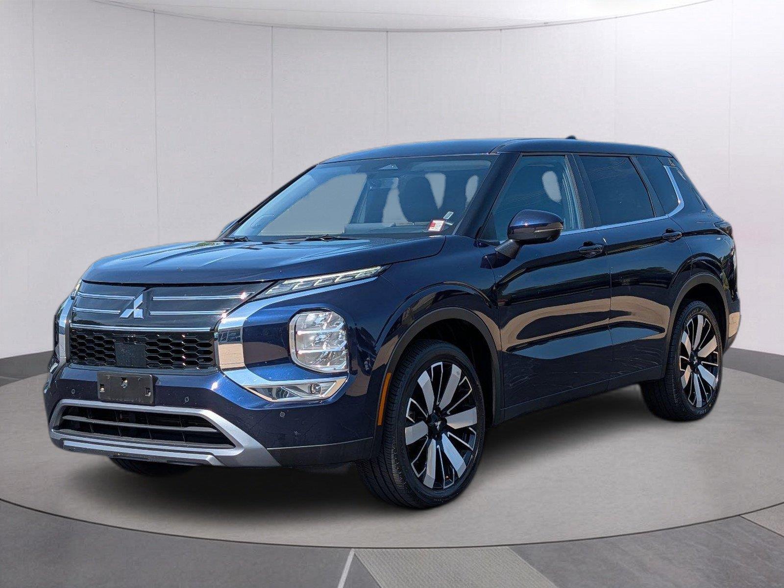 Cosmic Blue Metallic 2025 Mitsubishi Outlander SUV / Crossover Front-Wheel Drive Continuously Variable Transmission